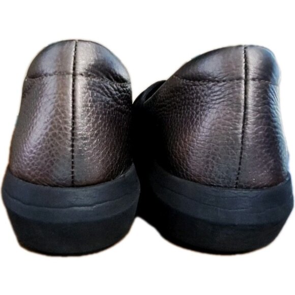 Clarks Unstructured Women's 7.5 Black & Pewter Slip-On Tawnia Band  Loafers - Picture 6 of 10